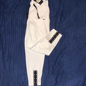 Nike Thermal sweat pants🤍